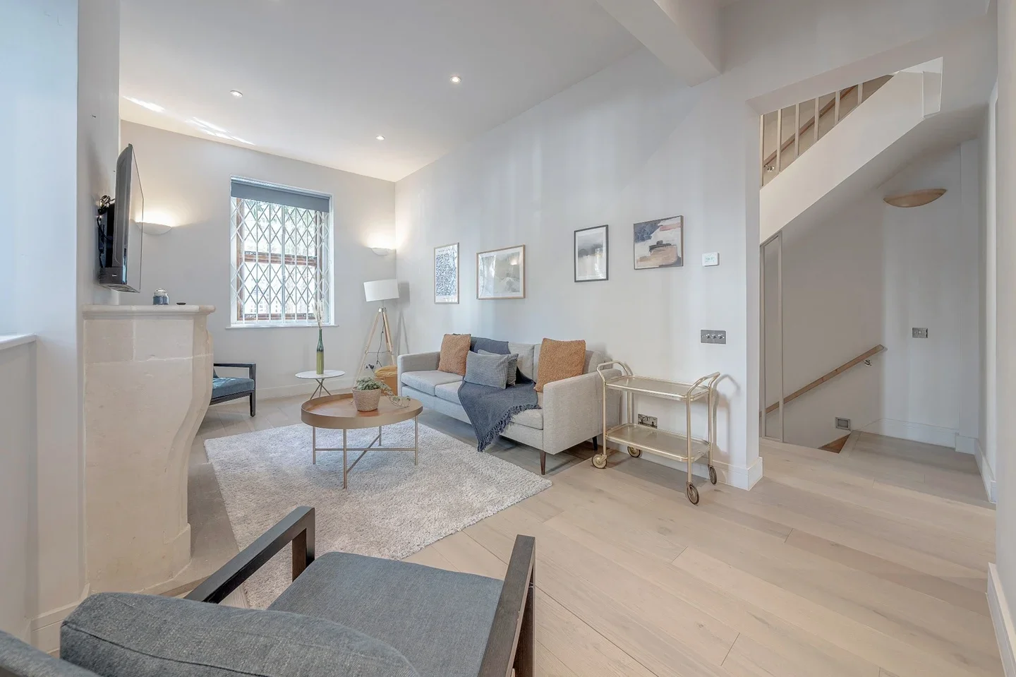 House Warwick Gardens in Greater London