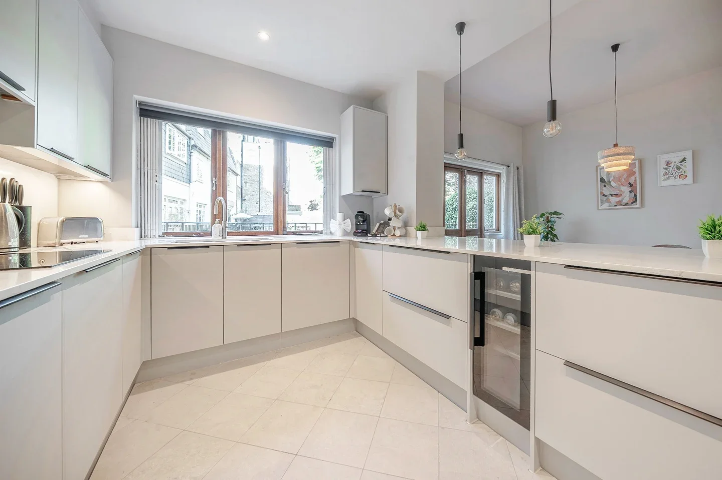 House Warwick Gardens in Greater London