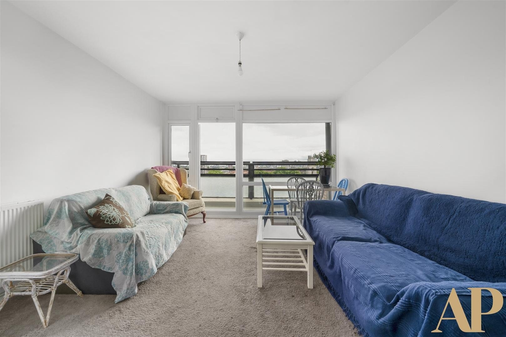 Flat Swedenborg Gardens in Greater London