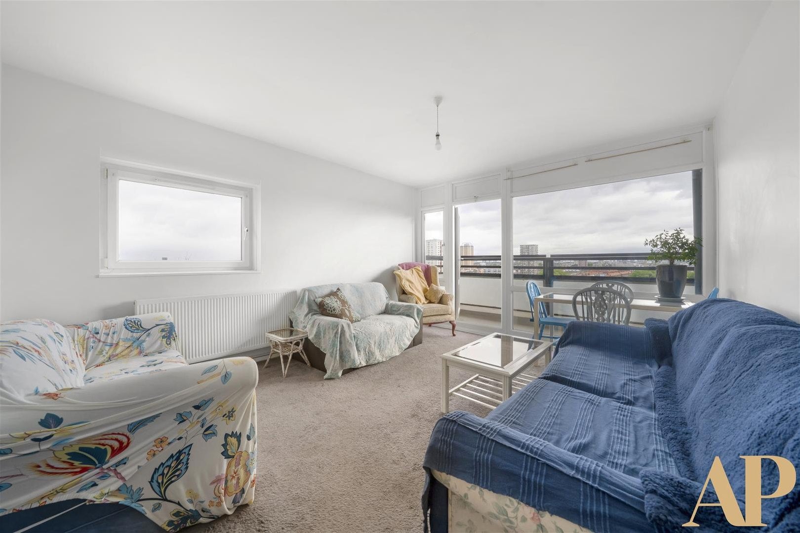 Flat Swedenborg Gardens in Greater London