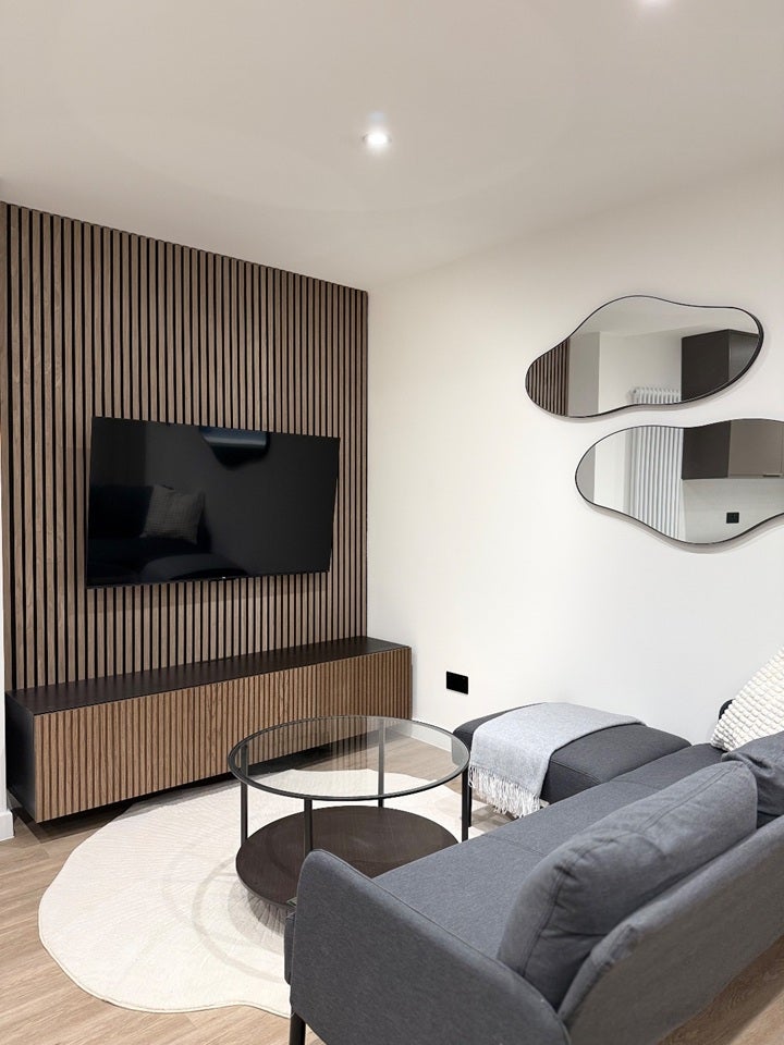 Room Middleton Road in Greater London