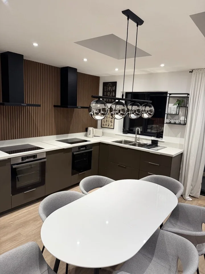 Room Middleton Road in Greater London