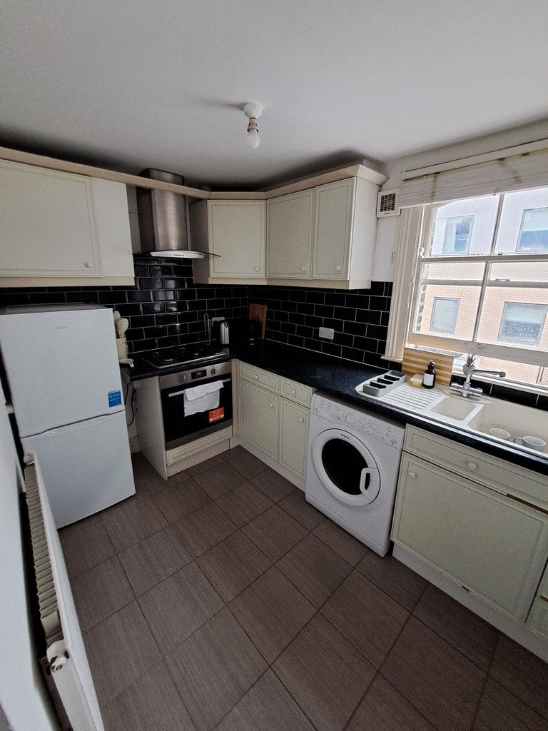 Room Holloway Road in Greater London