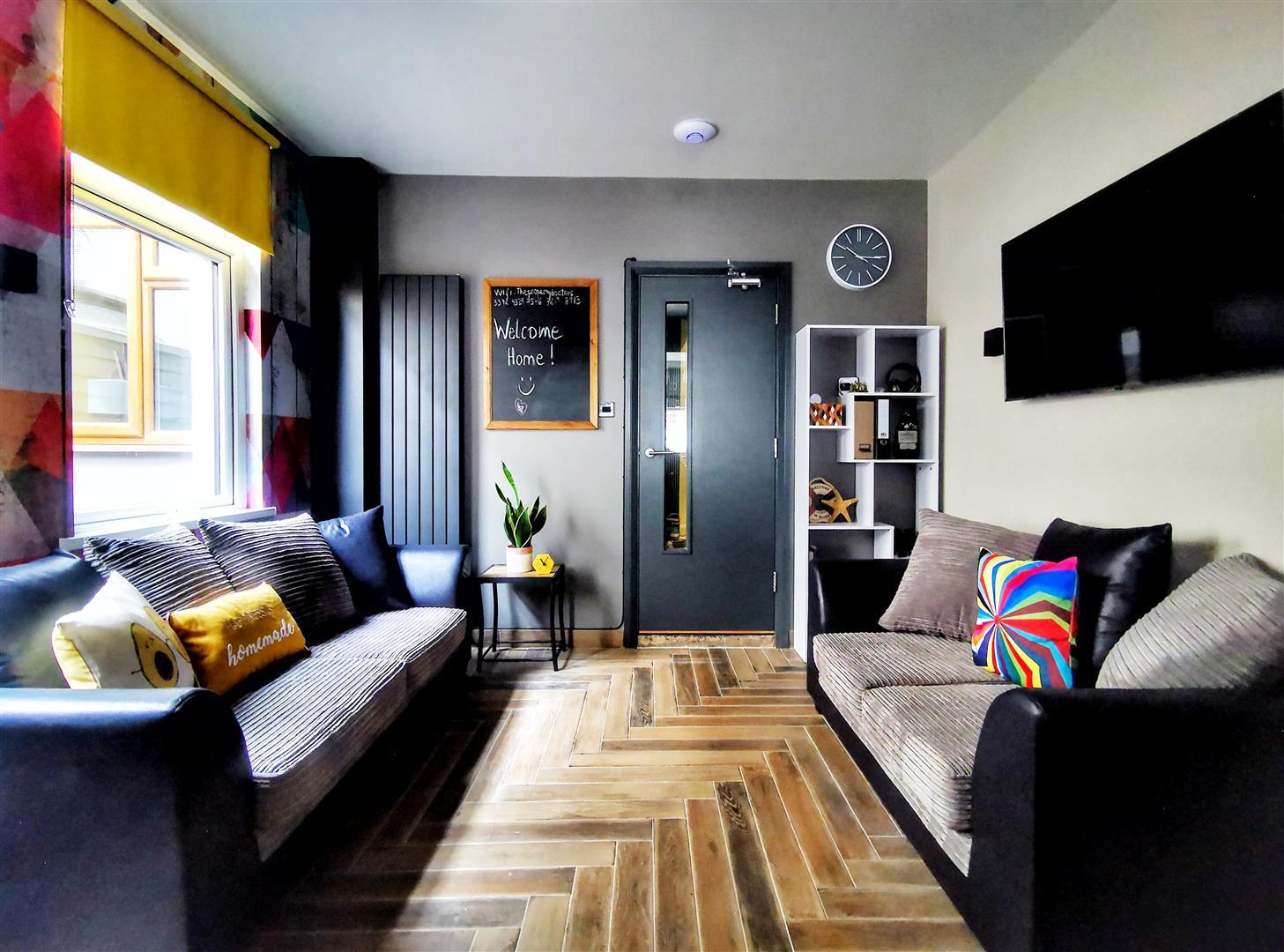 Room Colum Road in Cardiff