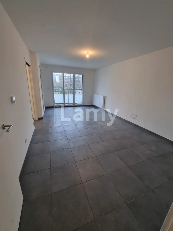 Flat Rue Aristide Bruant in Vénissieux
