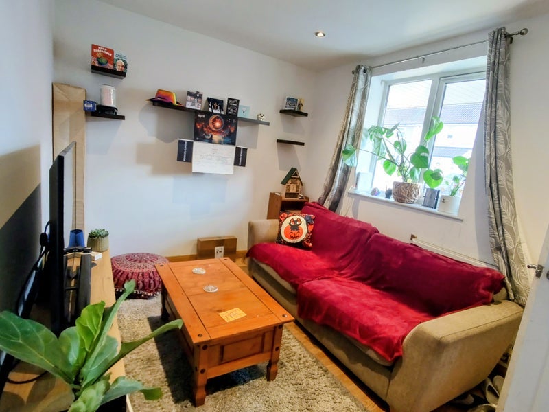Room Marshfield Road in Bristol
