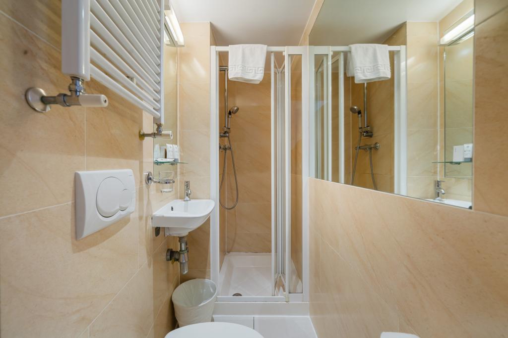 Flat Cartwright Gardens in Greater London