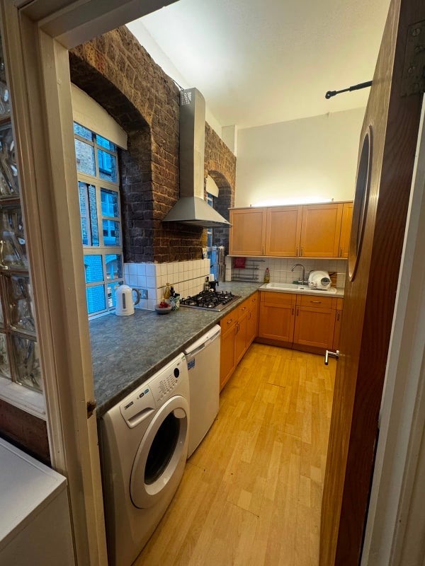 Room Bermondsey Street in Greater London