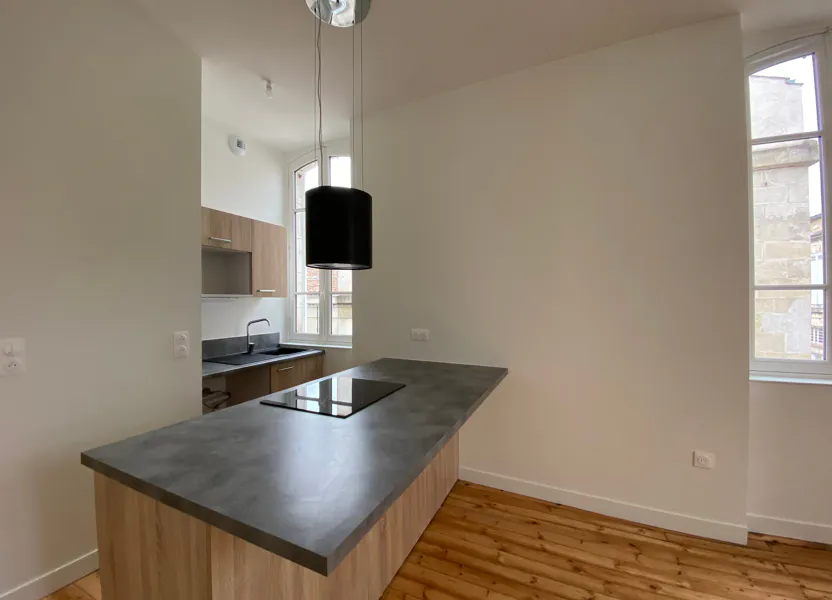 Flat Rue Léonce Vieljeux in La Rochelle