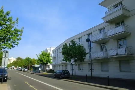 Flat Rue Romain Gary in Montigny-le-Bretonneux