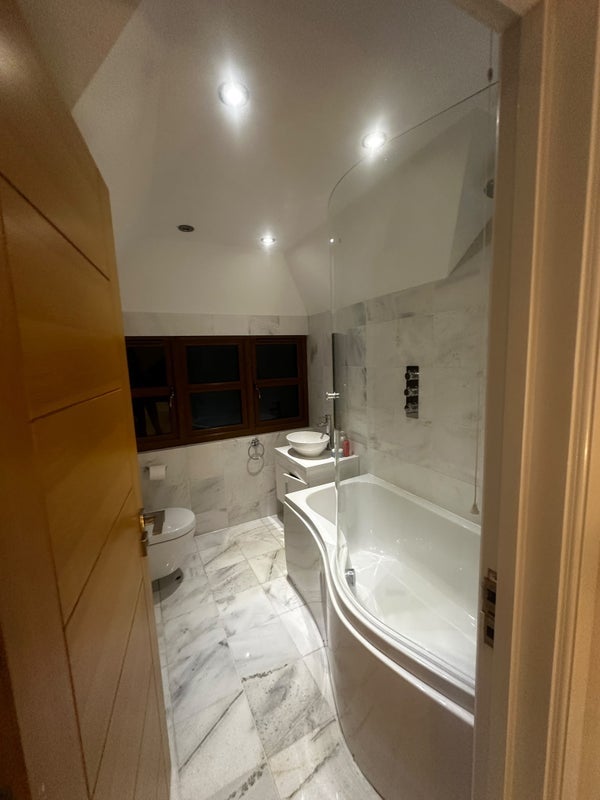 Room Hive Close in Brentwood