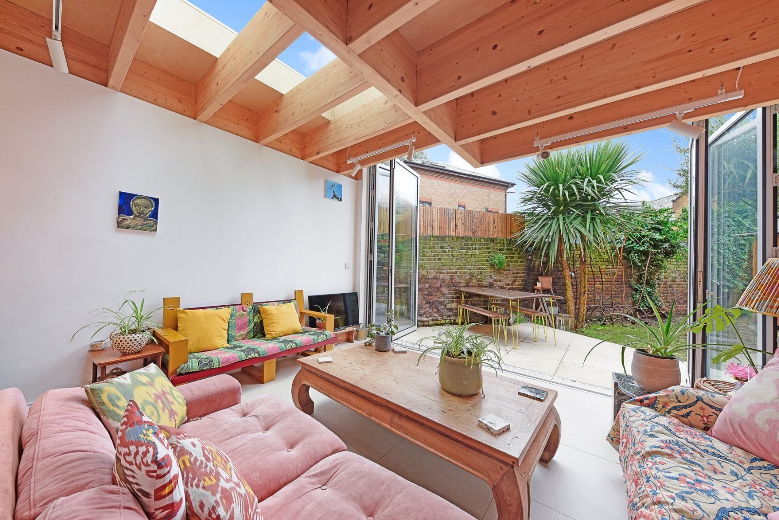 House Cassland Road in Greater London
