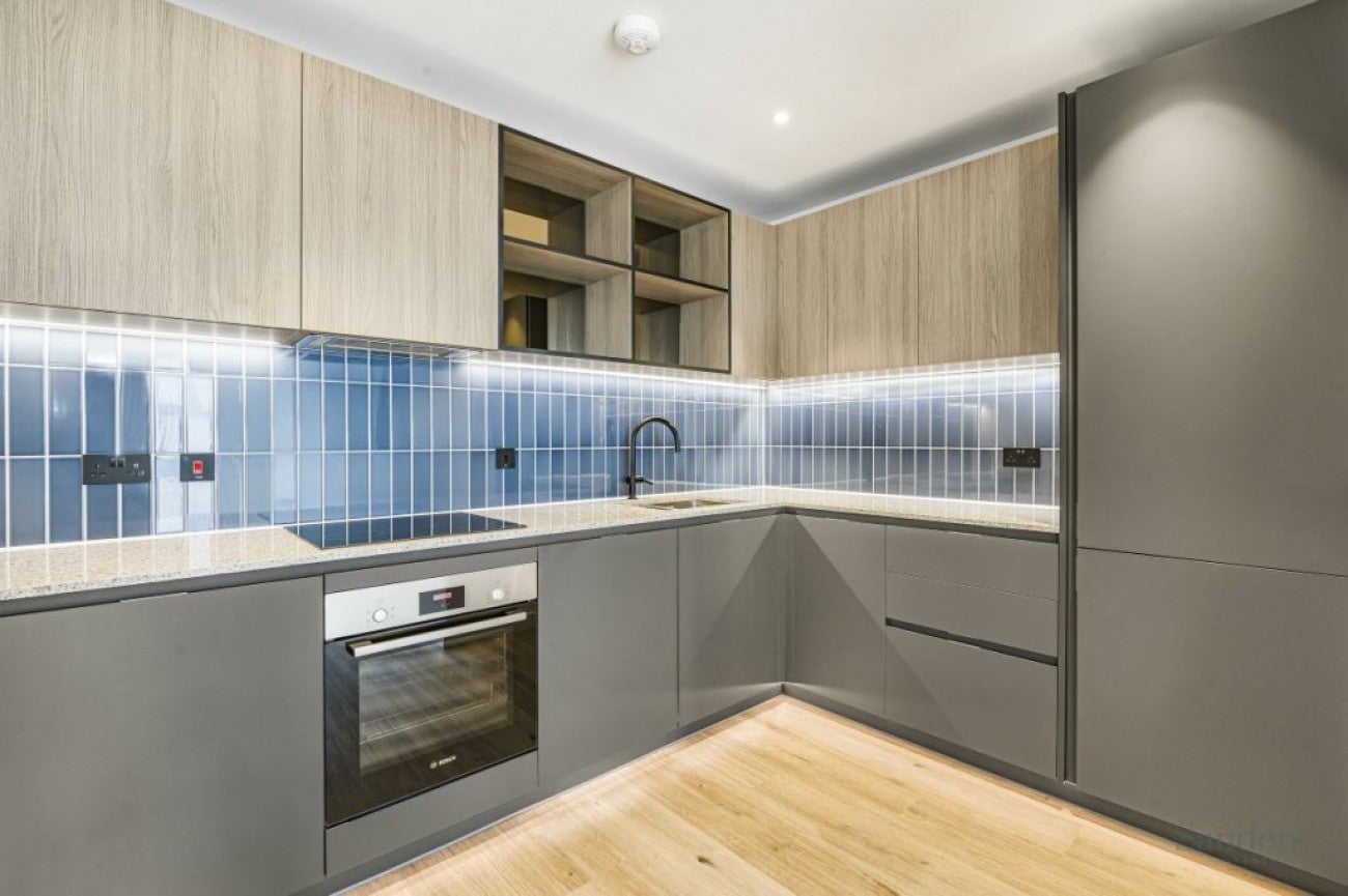 Flat Seva Drive in Greater London