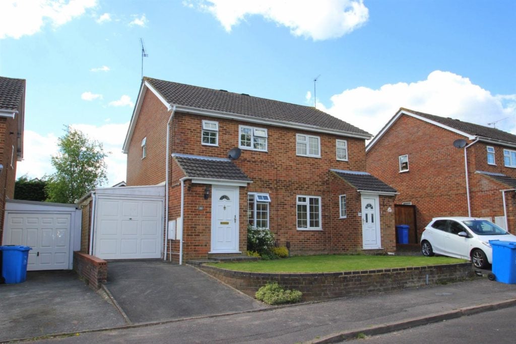 House Pimpern Close in Poole