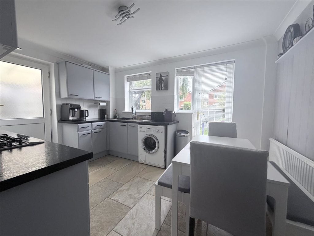 House Pimpern Close in Poole