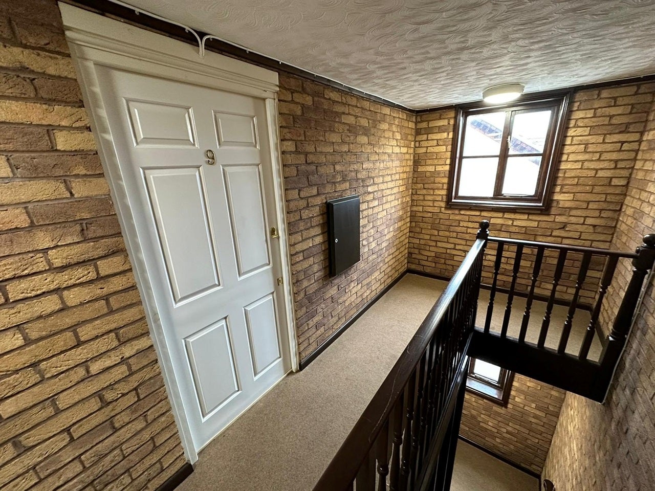 Flat Roff Avenue in Bedford