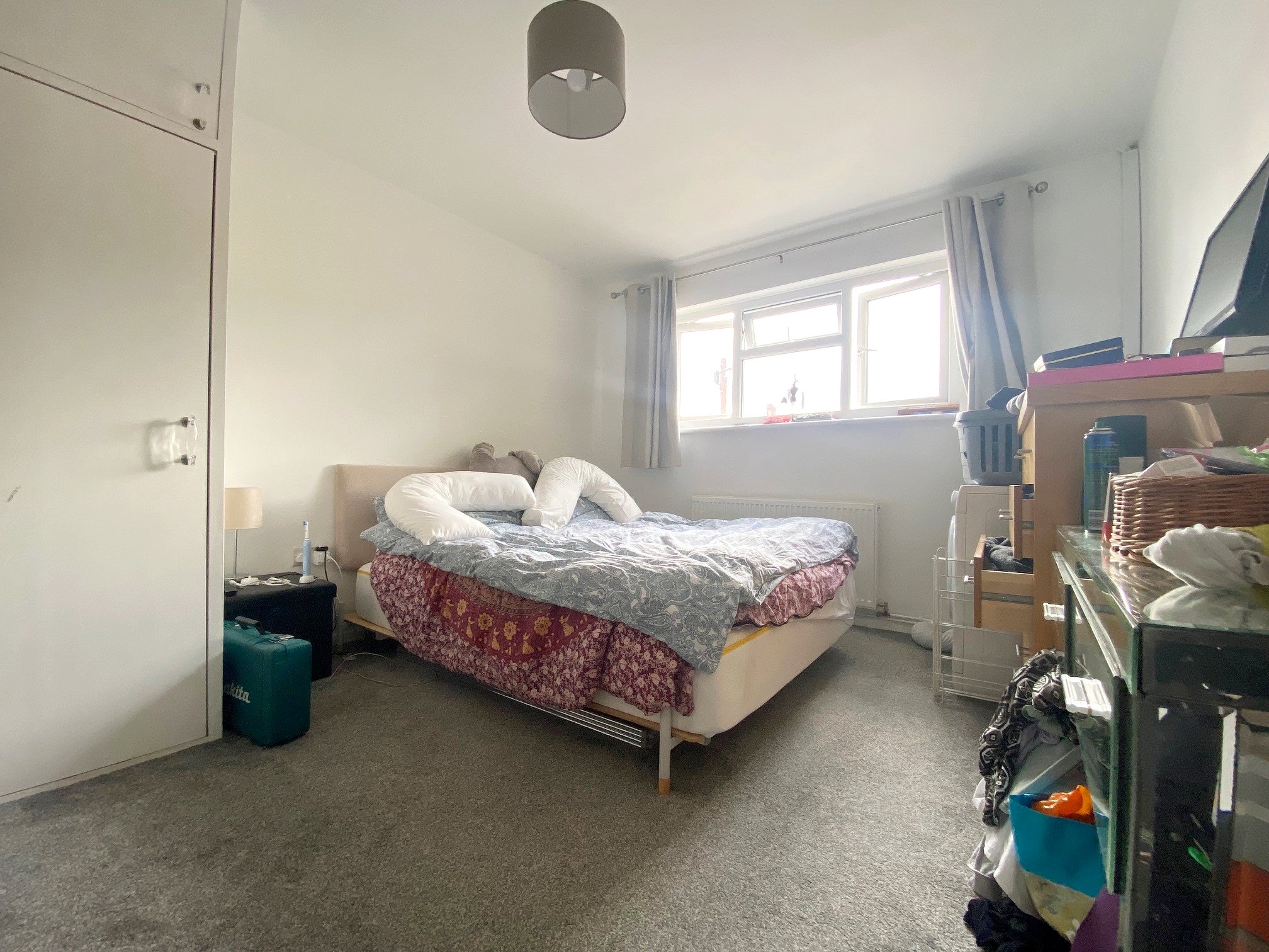 Flat Windsor Drive in Greater London
