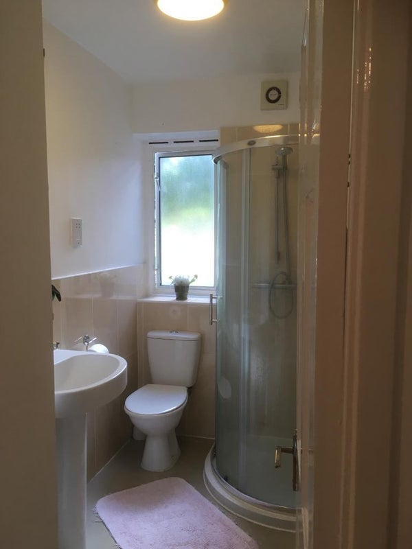 Room Bourke Close in Greater London