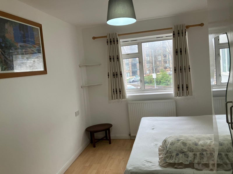 Room Bourke Close in Greater London