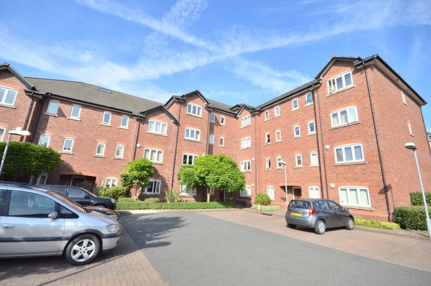 Flat Bridgewater Way in Trafford