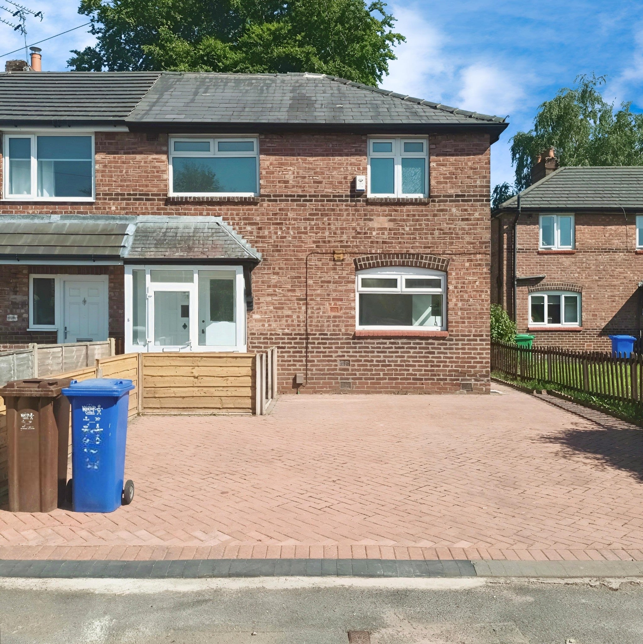 House Fernbray Avenue in Manchester