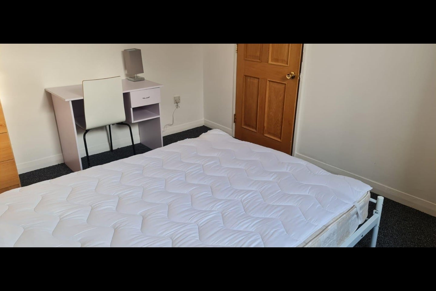 Room Neptune Close in Cambridge