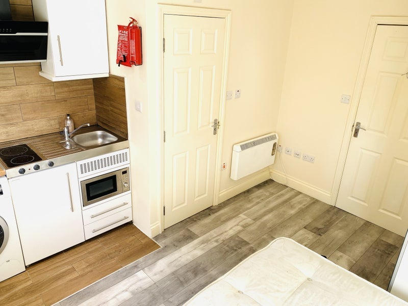 Room Paul Street in Greater London