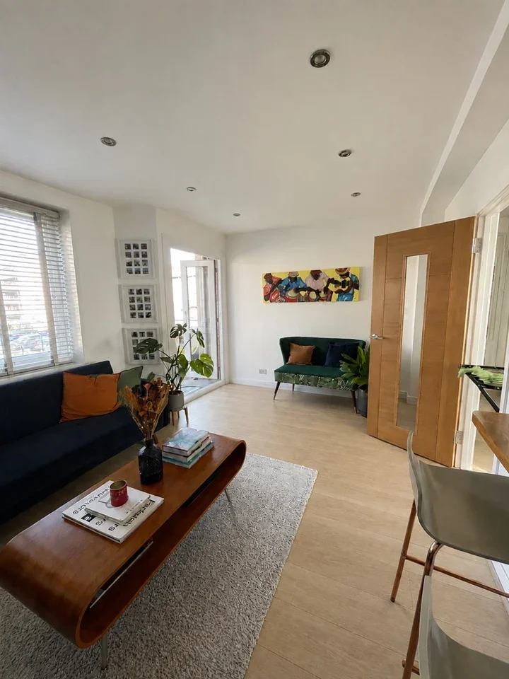 Flat Tulse Hill in Greater London