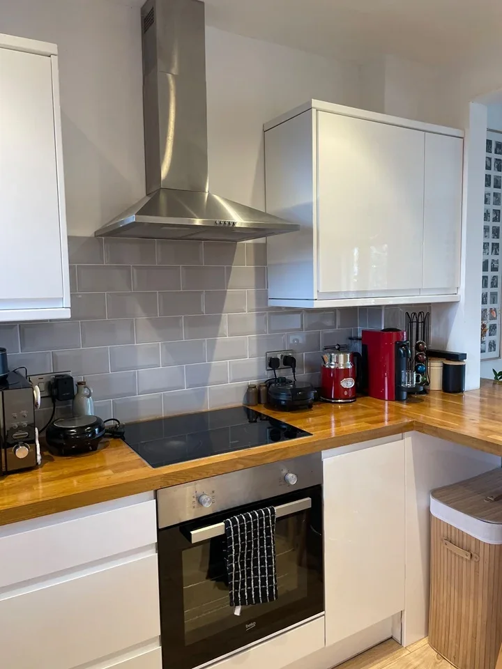 Flat Tulse Hill in Greater London