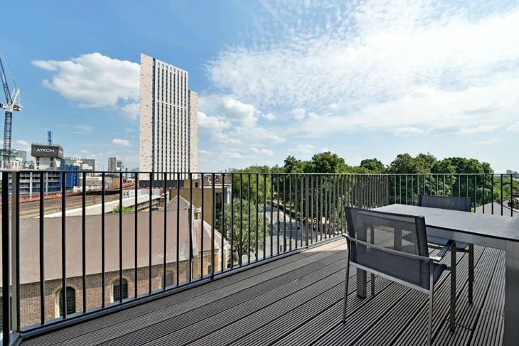 Flat Exchange Gardens in Greater London