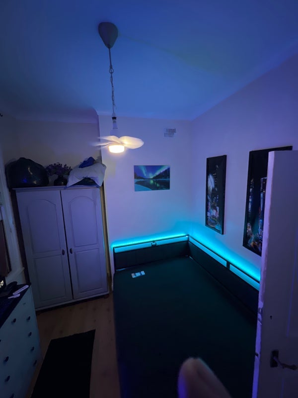 Room Selby Road in Greater London