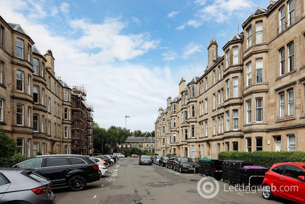 Flat Comely Bank Street in City of Edinburgh