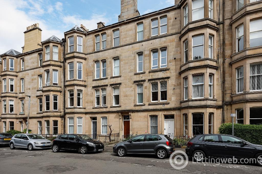 Flat Comely Bank Street in City of Edinburgh