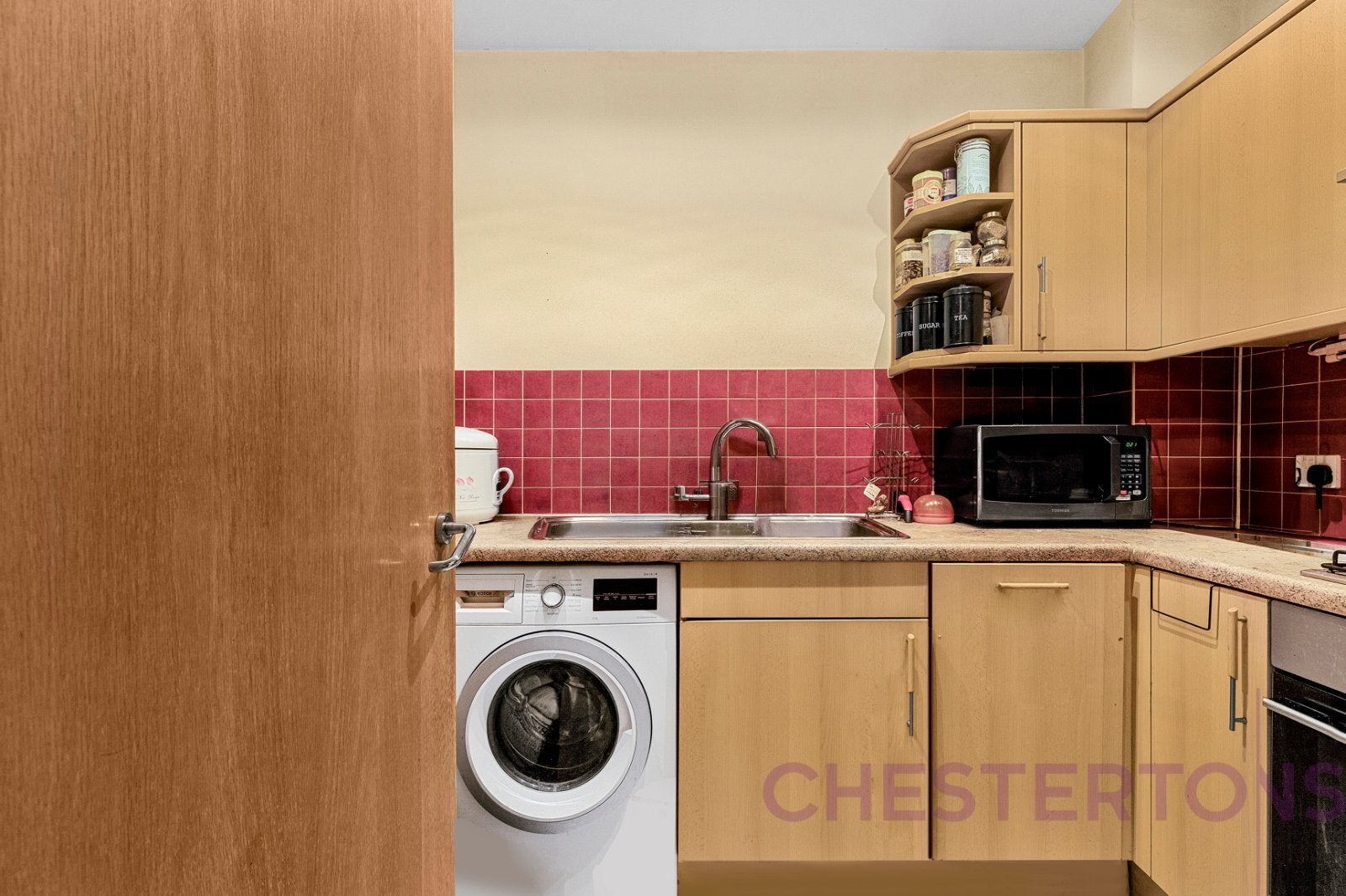 Flat Jamestown Way in Greater London
