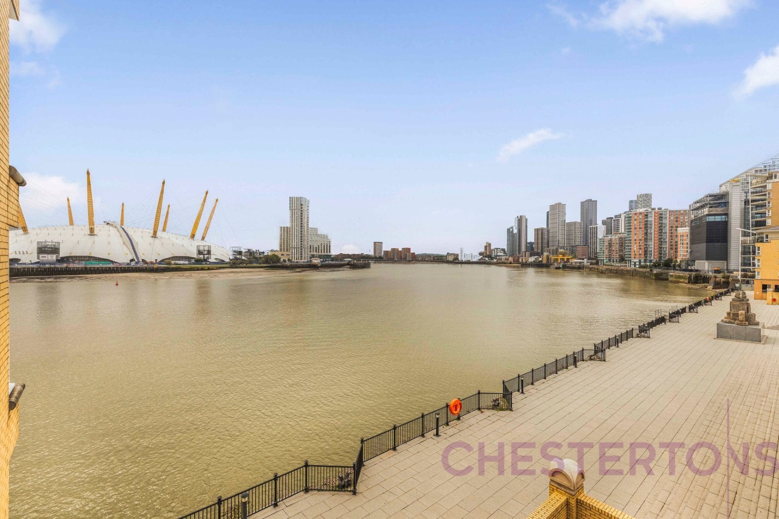 Flat Jamestown Way in Greater London