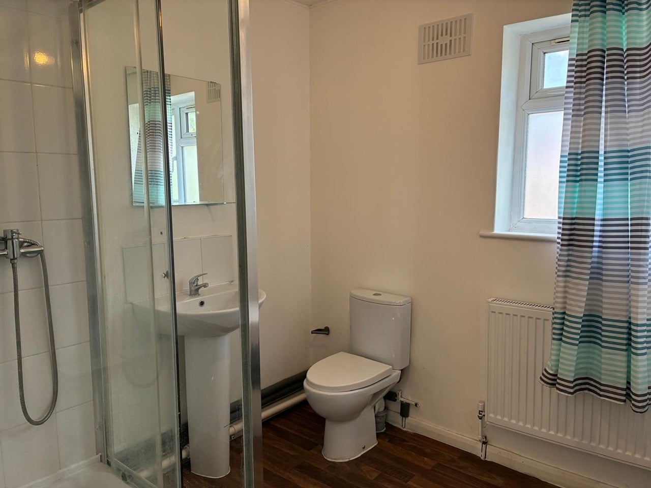 Room Hunters Grove in Greater London