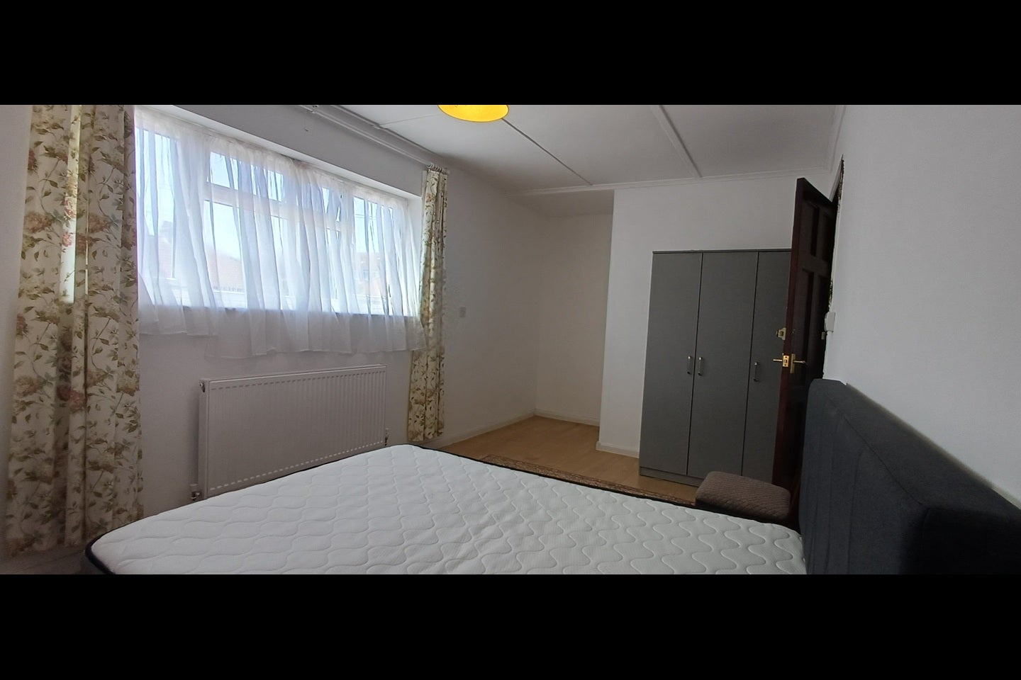 Room Hunters Grove in Greater London
