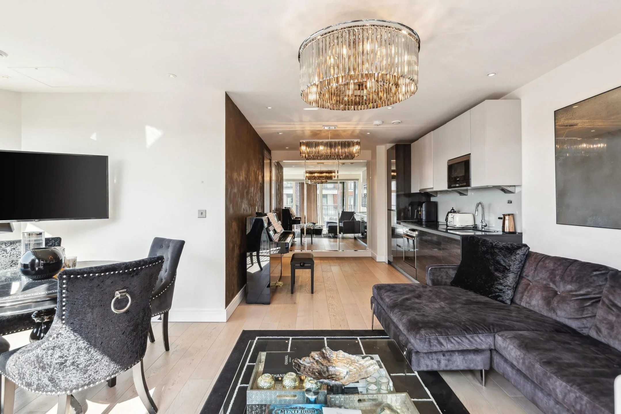 Flat Park Street in Greater London