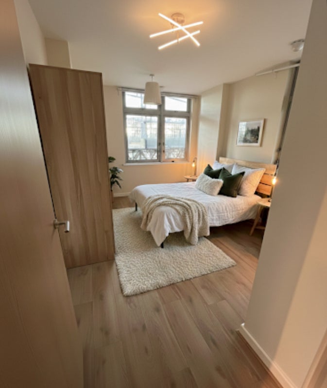Room Ross Way in Greater London