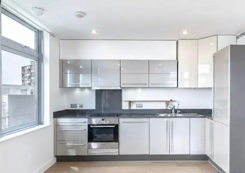 Room Ross Way in Greater London