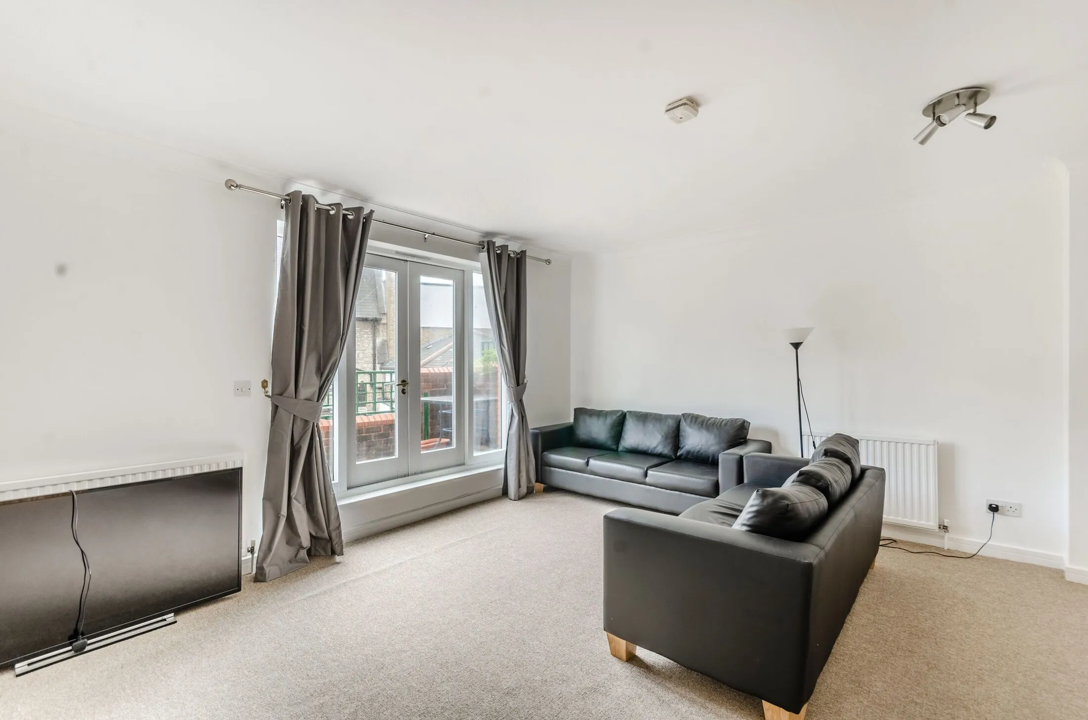 Flat Portman Gate in City of Westminster