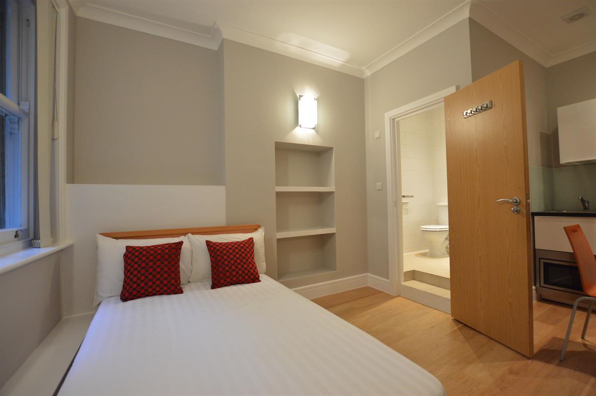 Flat West End Lane in Greater London