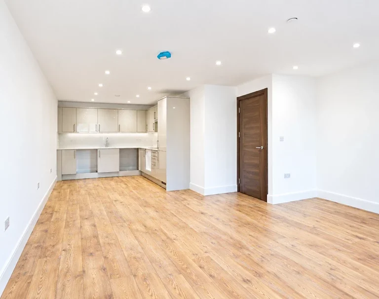 Flat Bushey Grove Road in Hertsmere