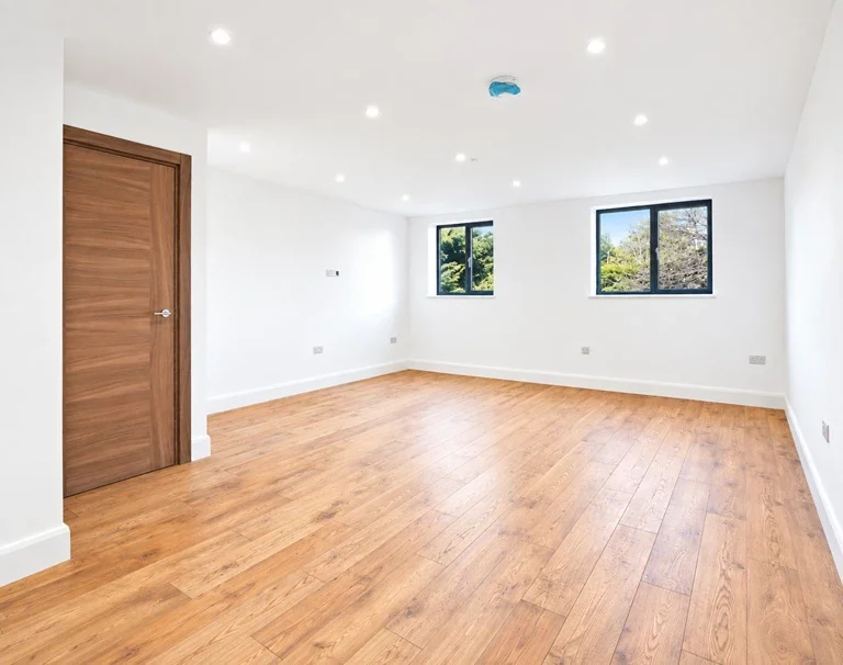 Flat Bushey Grove Road in Hertsmere