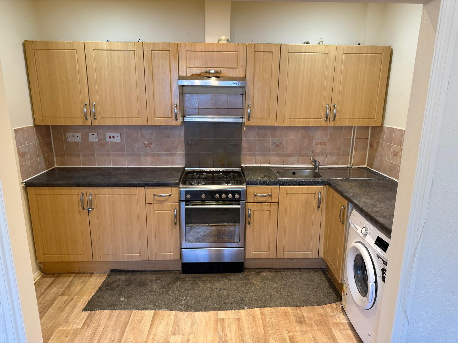 Flat Lodge Avenue in Greater London