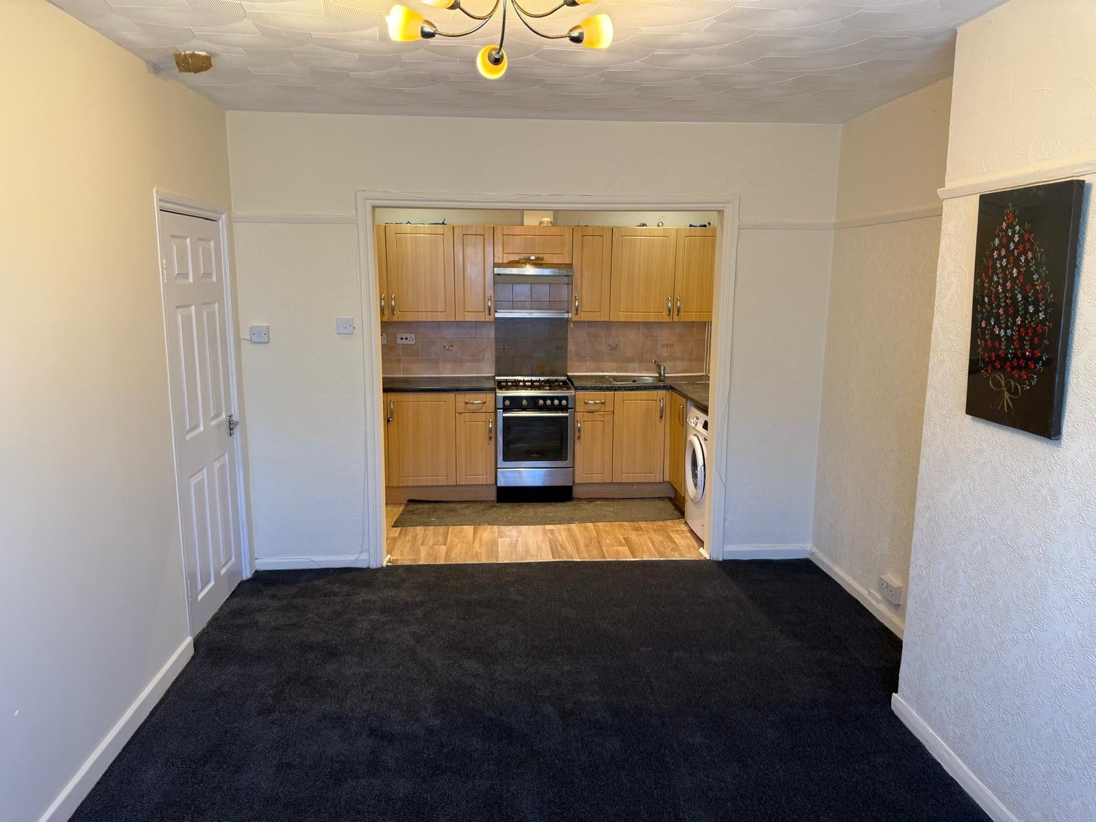 Flat Lodge Avenue in Greater London