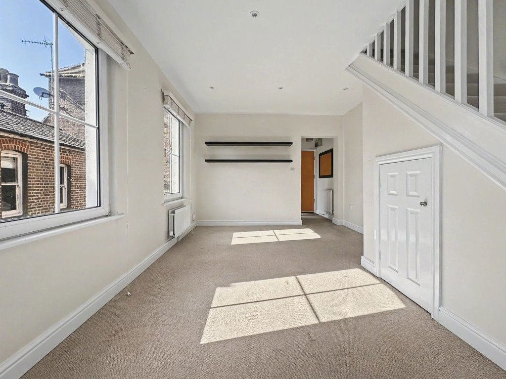 Flat High Street in Dacorum
