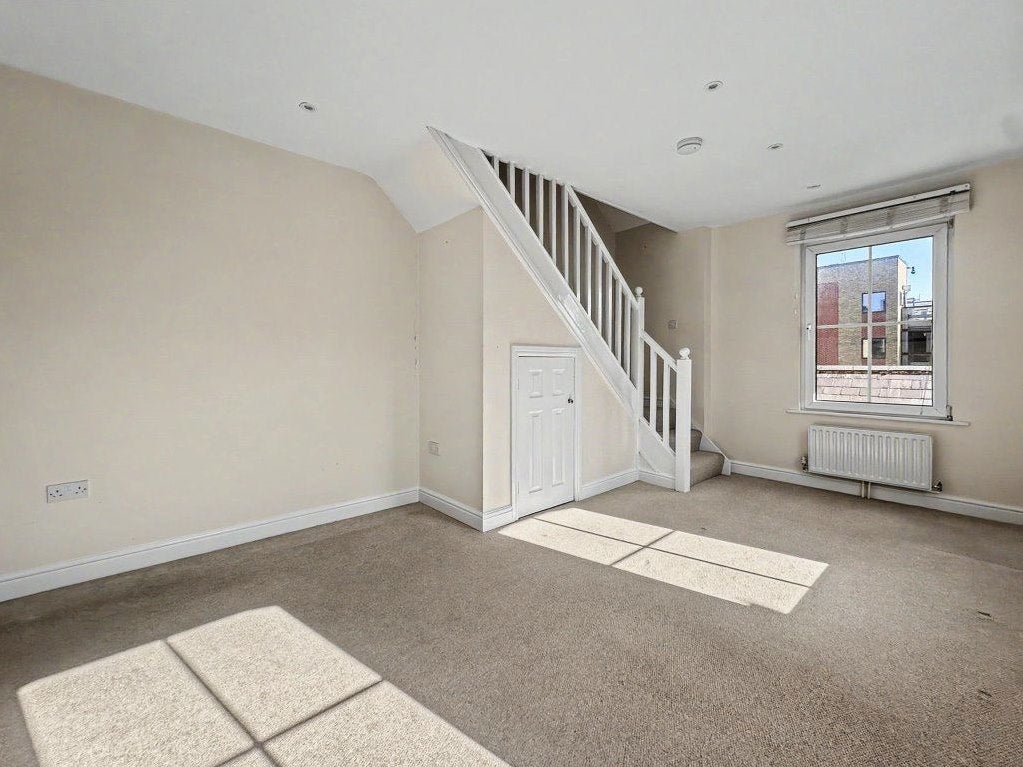 Flat High Street in Dacorum