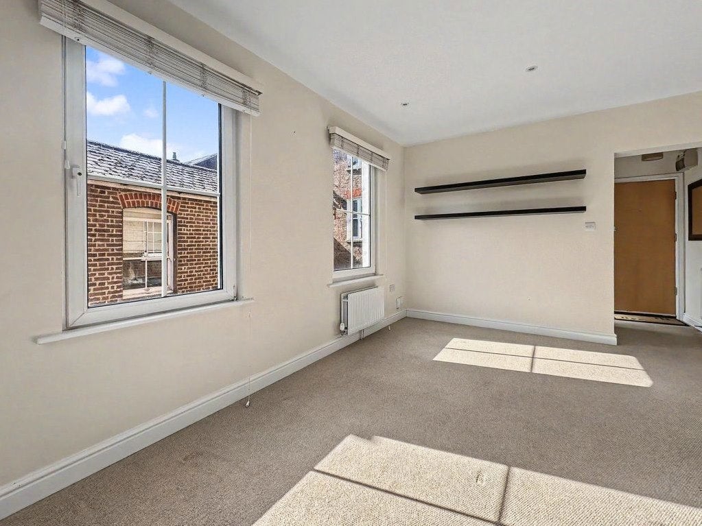 Flat High Street in Dacorum