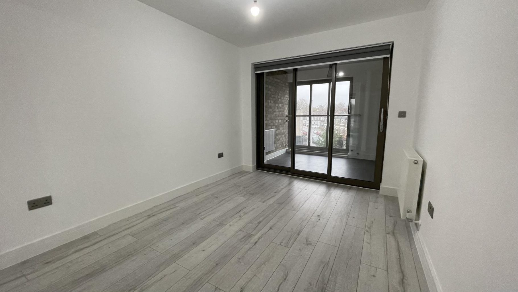 Flat Tanner Street in Greater London
